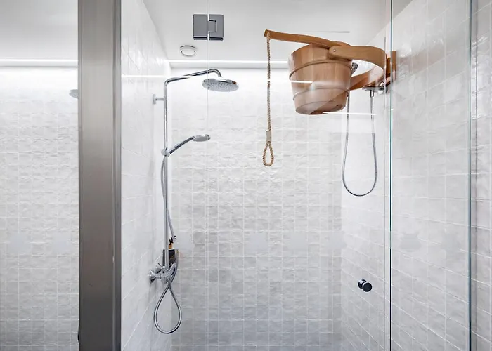 U14, Autograph Collection 4*