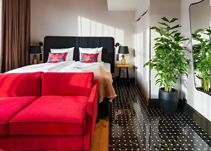 U14, Autograph Collection