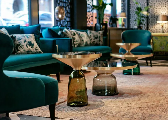 U14, Autograph Collection 4*