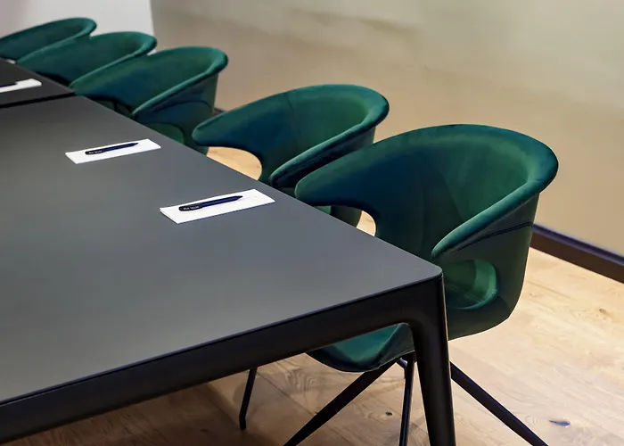 U14, Autograph Collection